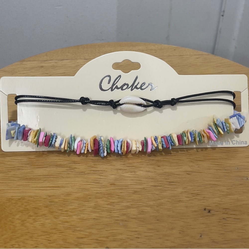 Boho Faux Shell & Beaded Choker – Adjustable Beach-Inspired Necklace